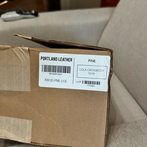 NIB Portland Leather Goods Lola Classic Tote. RARE PINE GREEN color. - Picture 7 of 8